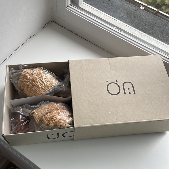 Slip on heels. - Picture 4 of 5